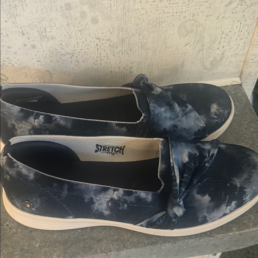Skechers Women's Tie-Dye Blue Slip-On Sneakers